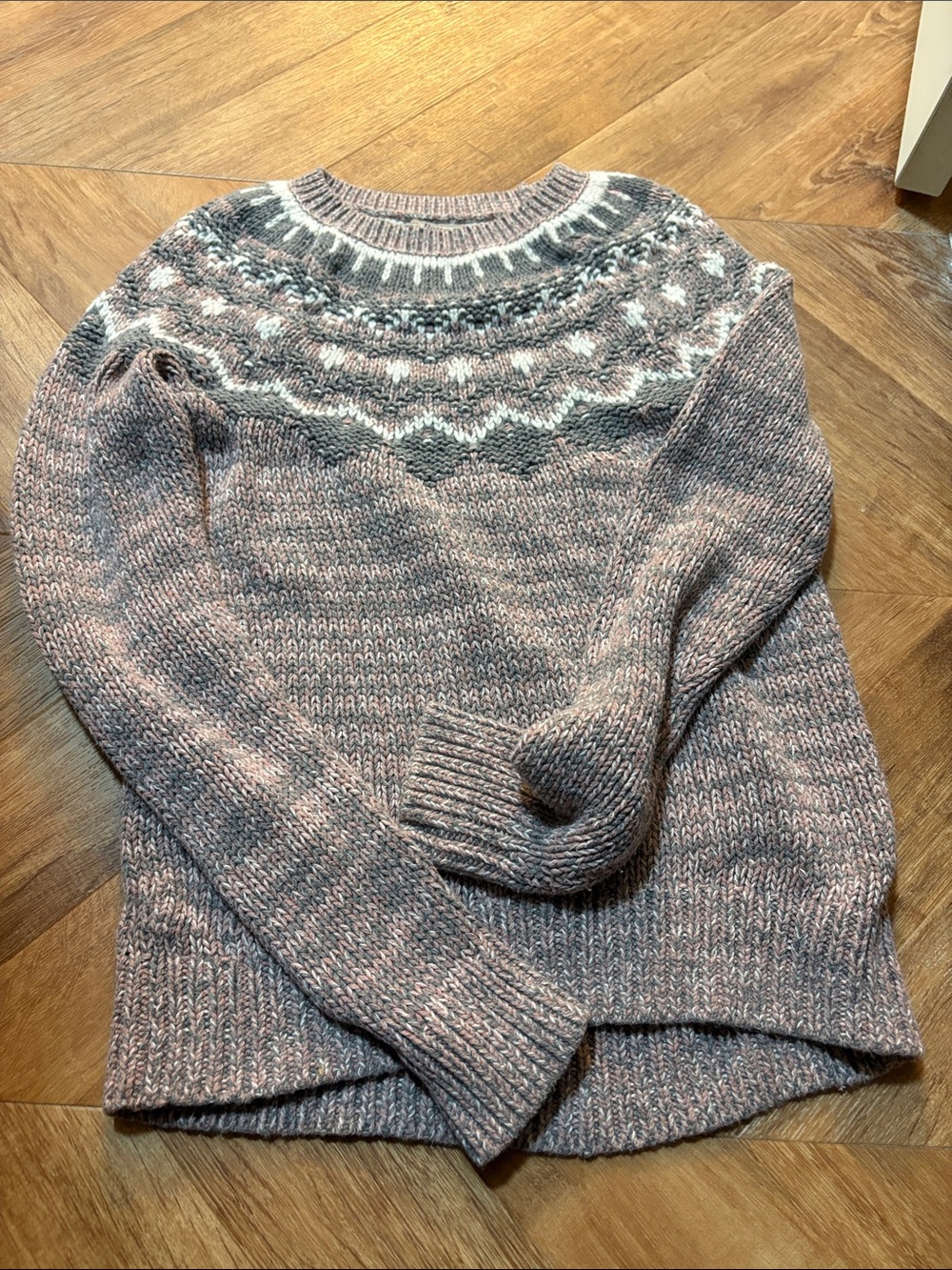Bass Fair Isle Crewneck Sweater - Pink, Gray, White. Extra small.